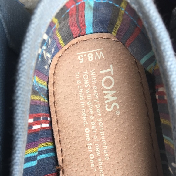 Toms - Picture 2 of 4